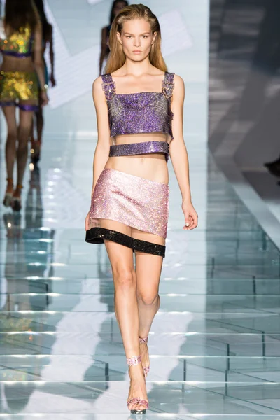 Look 48